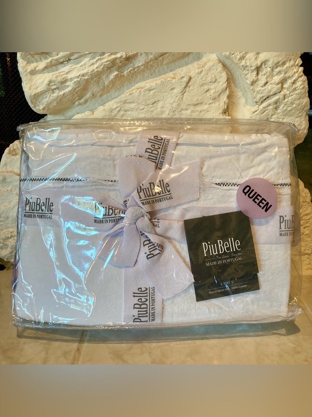 NWT Piu Belle queen four piece crisp white sheet set w/ zigzag black hemstitch
